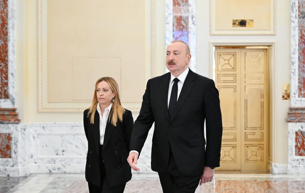İlham Əliyevin Ciorcia Meloni ilə təkbətək görüşü keçirilir