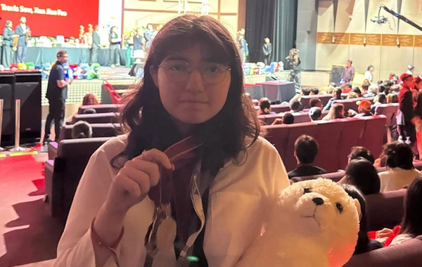 Aygün Bəylərin qızı qızıl və gümüş medallar qazanıb