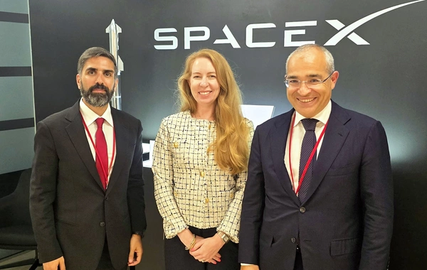 Mikayıl Cabbarov "SpaceX" şirkətinin vitse-prezidenti ilə görüşüb