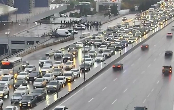 Bakıda 14 istiqamətdə tıxac var