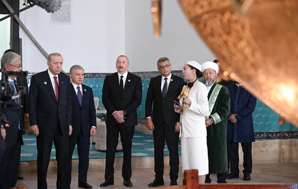 Prezident İlham Əliyev və TDT-nin qeyri-rəsmi Zirvə görüşünün digər iştirakçıları Türküstanda bir sıra mədəni məkanlarla tanış olublar