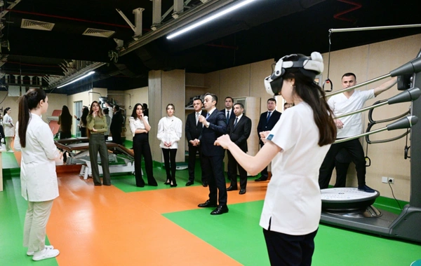 Yeni Klinikada Yeni Robotik Reabilitasiya və Sümük İliyi Transplantasiyası mərkəzlərinin açılışı olub