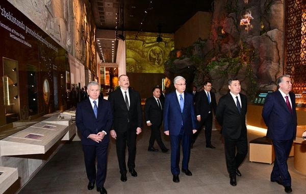 Президент Ильхам Алиев посетил Центр исламской цивилизации в Ташкенте