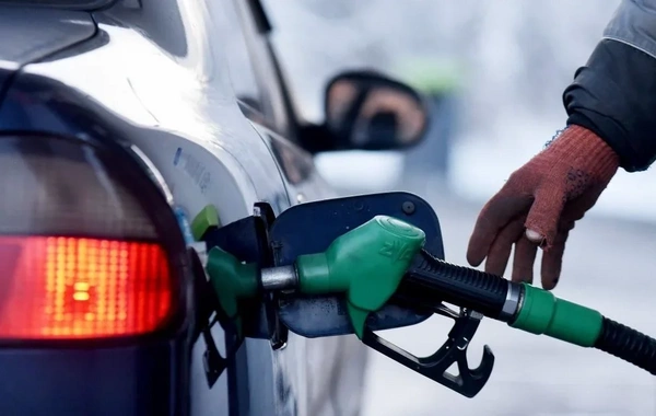 Niderlandda benzinin qiyməti rekord həddə çatdı