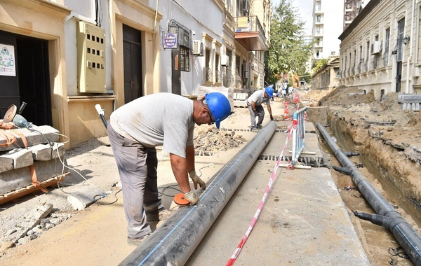 Bakının bu ərazilərində içməli su və kanalizasiya xətləri yenilənir