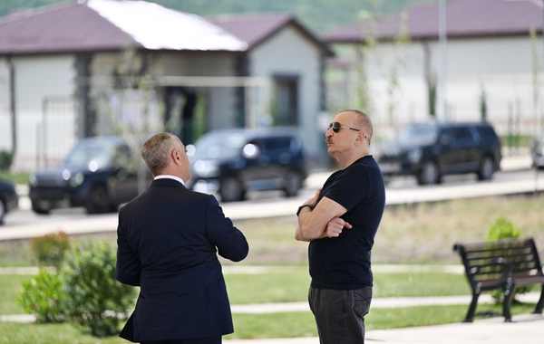 Prezident İlham Əliyev Xocalıda hərbi qulluqçular üçün nəzərdə tutulan fərdi evlərdə yaradılmış şəraitlə tanış olub