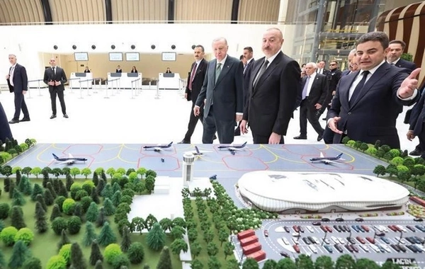 Türkiyə mediası Laçında üç qardaş ölkənin liderlərinin Zirvə görüşünə geniş yer ayırıb