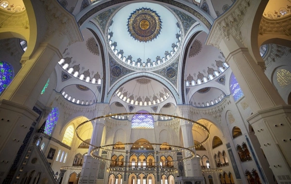 İnsanlar hansı yaşdan ibadətə başlaya bilərlər? - VİDEO