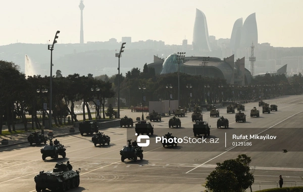 Paradda nümayiş olunan hərbi texnikalarımız: Ekspert onların xüsusiyyətlərindən danışdı