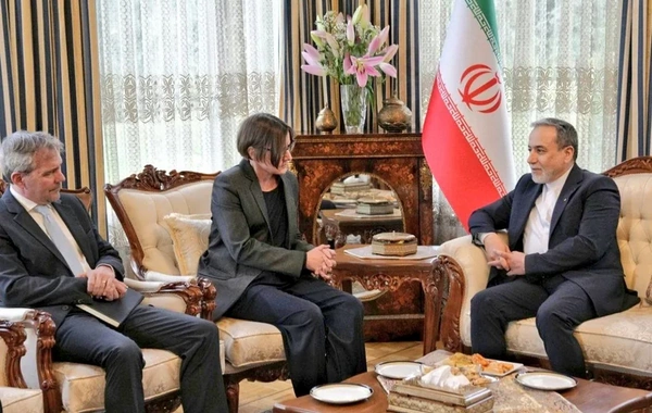 Abbas Əraqçi Cenevrədə BQXK-nın prezidenti ilə görüşüb