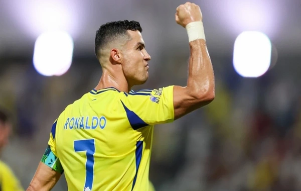 Çempion olan Ronaldo paylaşım edib