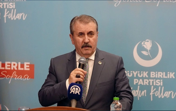 Mustafa Destici: Azərbaycan bizim qırmızı xəttimizdir