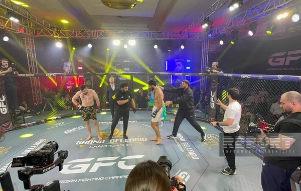 Beynəlxalq döyüş gecəsində azərbaycanlı idmançılar uğurla çıxış edir