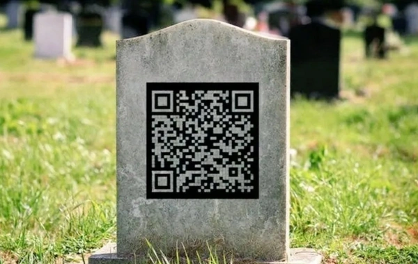 Azərbaycanda 71 yaşlı şəxs özünə QR-kodlu başdaşı düzəltdirdi