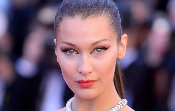 Bella Hadid participated in the Victoria's Secret show while battling a serious illness