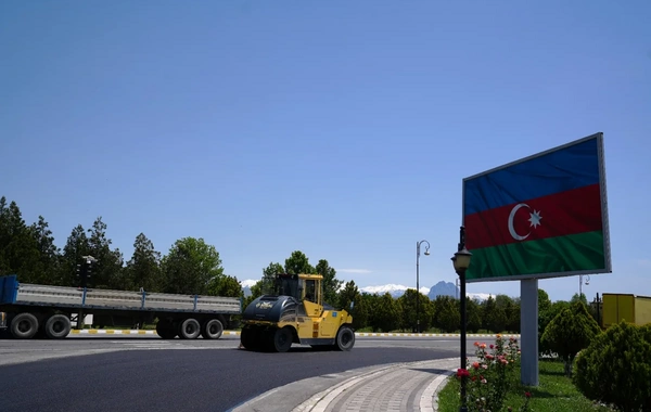Naxçıvan-Ordubad avtomobil yolunda asfaltlanma işləri aparılır