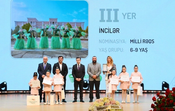 Leyla Əliyeva və Alyona Əliyeva  mükafatlandırma mərasimində iştirak ediblər