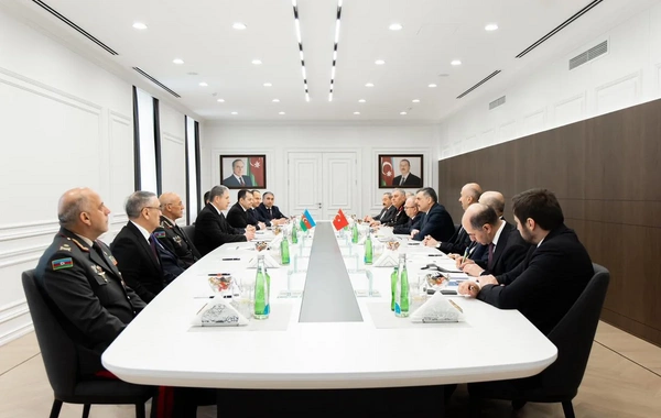 Vilayət Eyvazov türkiyəli həmkarı ilə görüşüb