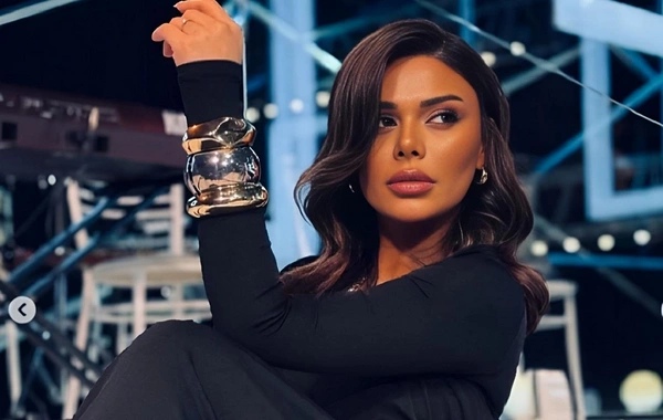 Aysun İsmayılova ilk dəfə qızı Sevgi ilə fotosunu paylaşdı