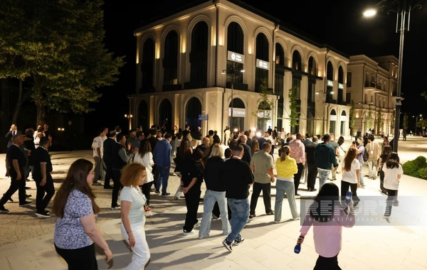 IV Şuşa Qlobal Media Forumunun iştirakçıları Qarabağ küçəsi ilə tanış olublar