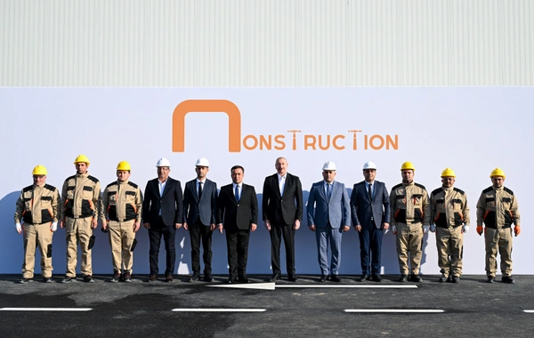 İlham Əliyev Ağdamda metal elektrik dirəklərinin istehsalı müəssisəsinin açılışında iştirak edib