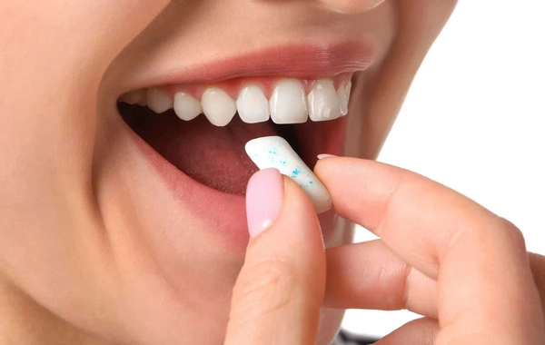 Saqqız çeynəməyin sağlamlığa təhlükəsi açıqlandı