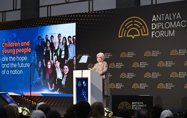 Mehriban Əliyeva Antalyada Fələstinə həsr olunan tədbirdə iştirak edib