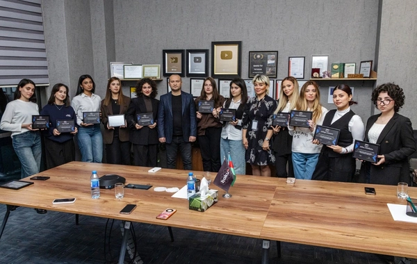 Baku TV-nin Rəqəmsal Media Məktəbində doqquzuncu qrup məzunlarına sertifikatlar təqdim olunub