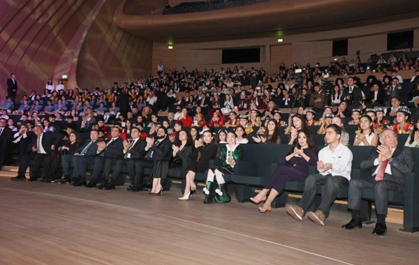 Leyla Əliyeva və Alyona Əliyeva  mükafatlandırma mərasimində iştirak ediblər