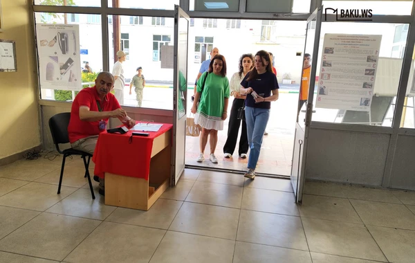 BAKU.WS-in çəkiliş qrupu seçki məntəqəsində olub
