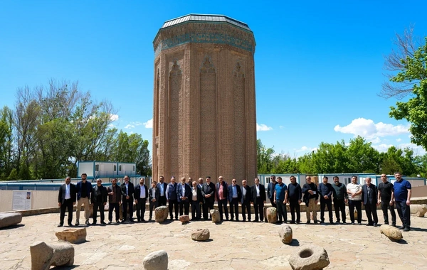 Bir qrup din xadimi Naxçıvanda tarixi abidələrlə tanış olub