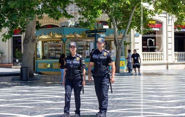 Polis Günündə də post başında – Bakının küçələrindən diqqətçəkən FOTOLAR