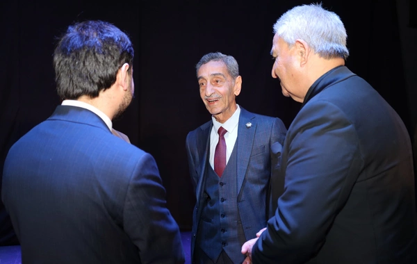 Şuşa Dövlət Musiqili Dram Teatrında inkluziv bir qizin mono tamaşası