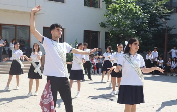 Xankəndi, Xocalı və Ağdərə məktəblərində "Son zəng" çalınıb