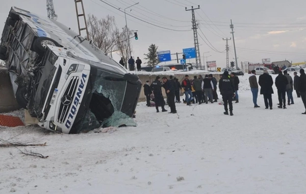 Türkiyədə sərnişin avtobusu aşıb - 16 yaralı var