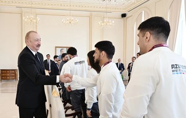 İlham Əliyev Avropa çempionatında komanda hesabında çempion olan güləşçiləri qəbul edib