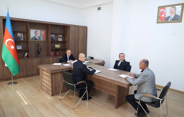 Kamran Əliyev Səbail rayonunda vətəndaşları qəbul edib