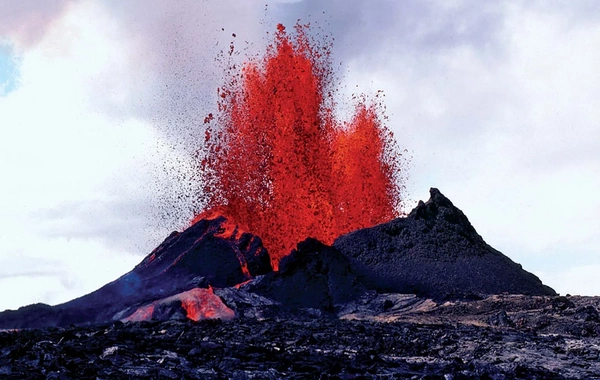 Kilauea püskürdü - Lava sütununun hündürlüyü 425 metrə çatdı