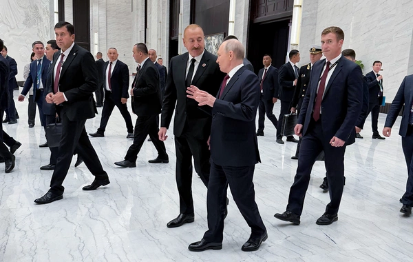 Ильхам Алиев провел беседу с Владимиром Путиным в Бишкеке