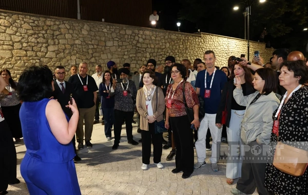 IV Şuşa Qlobal Media Forumunun iştirakçıları Qarabağ küçəsi ilə tanış olublar