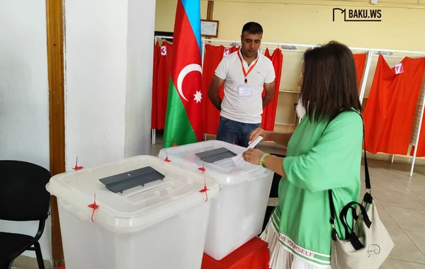 BAKU.WS-in çəkiliş qrupu seçki məntəqəsində olub