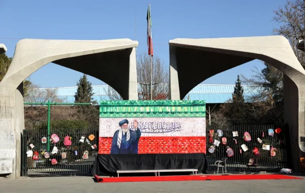 Bu gecə Tehranda Xameneinin xatirəsini anmaq üçün üç günlük matəm mərasimi başlayacaq