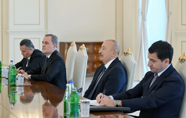 Prezident İlham Əliyev Bəhreynin xarici işlər nazirini qəbul edib