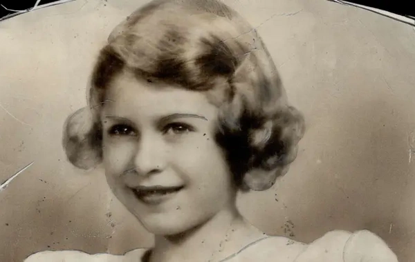 Kraliça II Elizabetin uşaqlıq məktubu hərraca çıxarılır