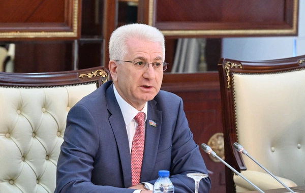 Deputata ağır itki üz verdi