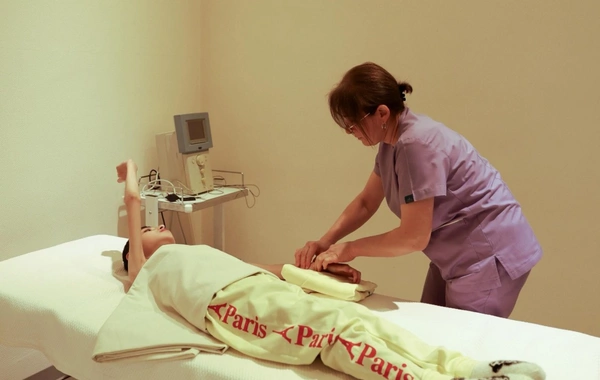 Leyla Əliyeva Mingəçevirdə şəhid ailəsini ziyarət edib, bir sıra sosial müəssisələrlə tanış olub