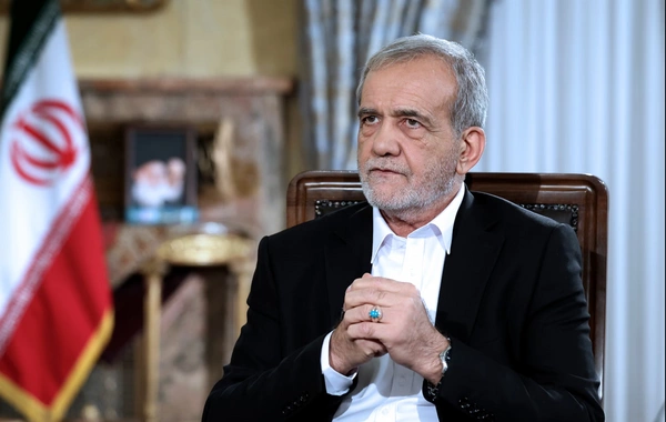 İran Prezidenti qonşu ölkələrdən hücumlara görə üzr istəyib