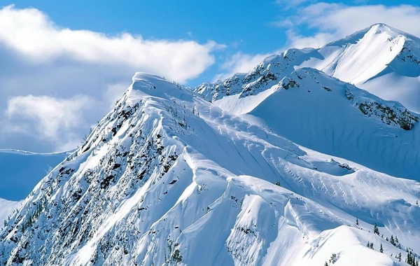 Dağlıq və dağətəyi rayonlarda qar yağır