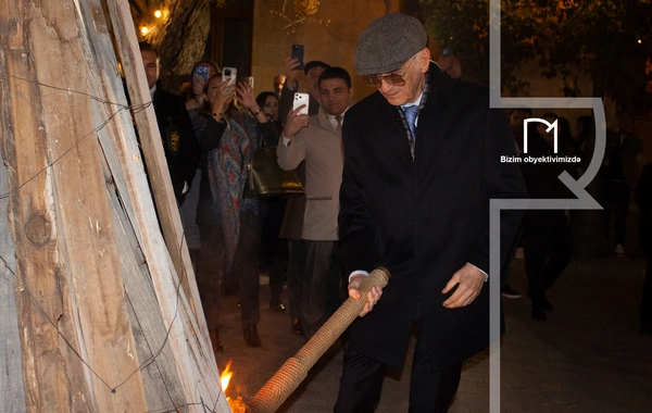İçərişəhərdə təntənəli bayram tonqalı qalanıb