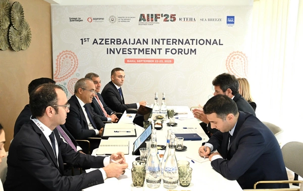 Mikayıl Cabbarov Alkis Drakinos ilə görüşüb